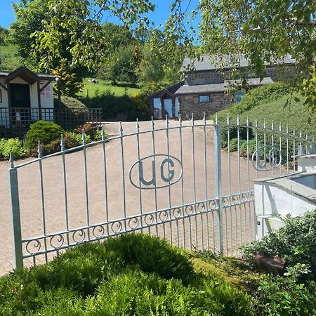 Upper Grippath Farm Holiday Cottages 뉴포트 외부 사진